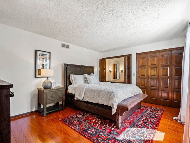 Building Photo - 1811 Breezewood Dr