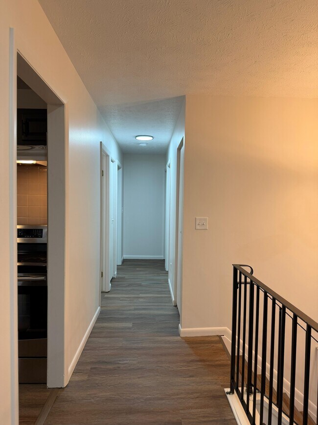 Building Photo - 6686 Deer Ct