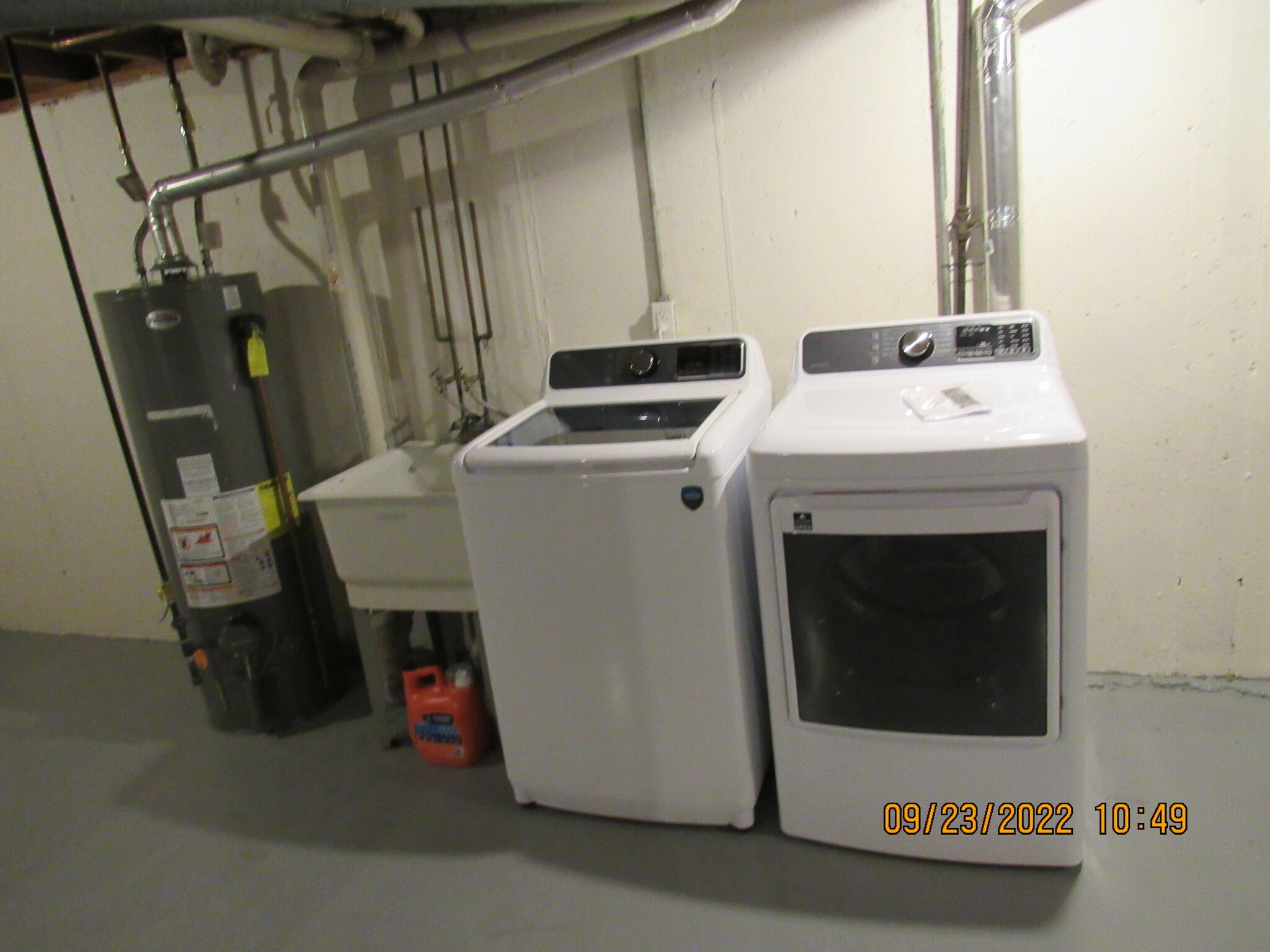 Building Photo - 3500 Oak Tree Dr