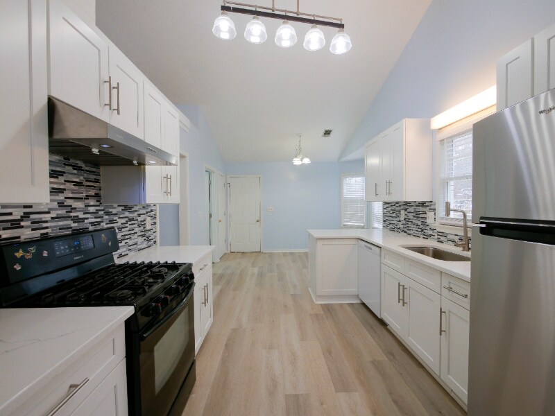 Building Photo - 2218 Willow Crest Cir