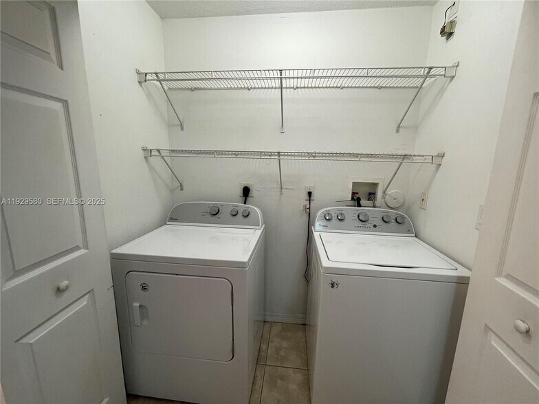 Building Photo - 8507 NW 140th Ter