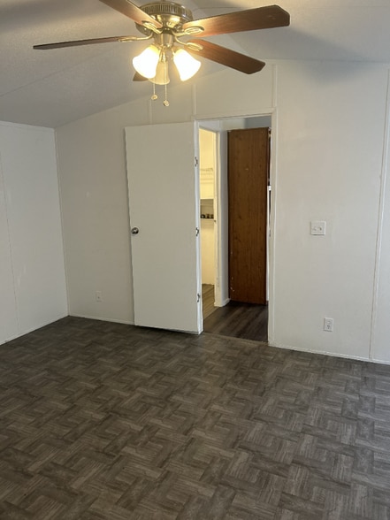 Building Photo - 380 Private Rd 4805