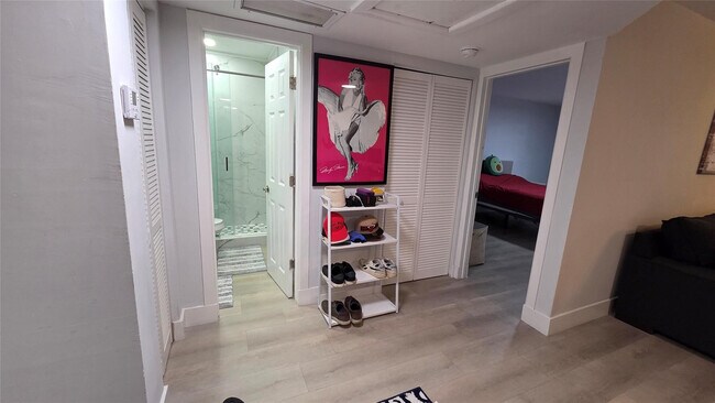 Building Photo - 101 E McNab Rd