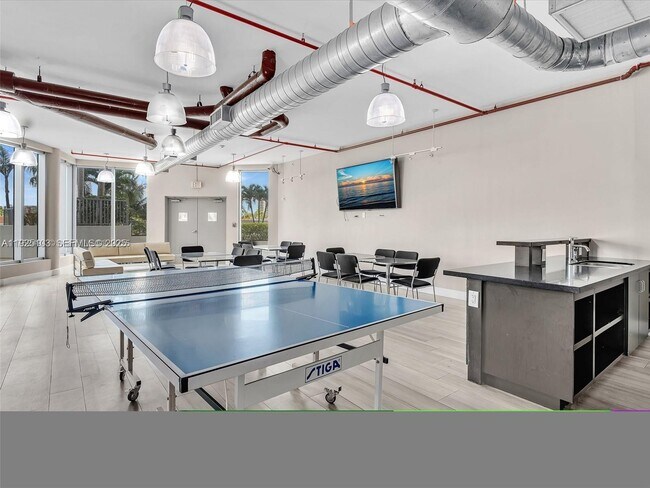 Building Photo - 3029 NE 188th St