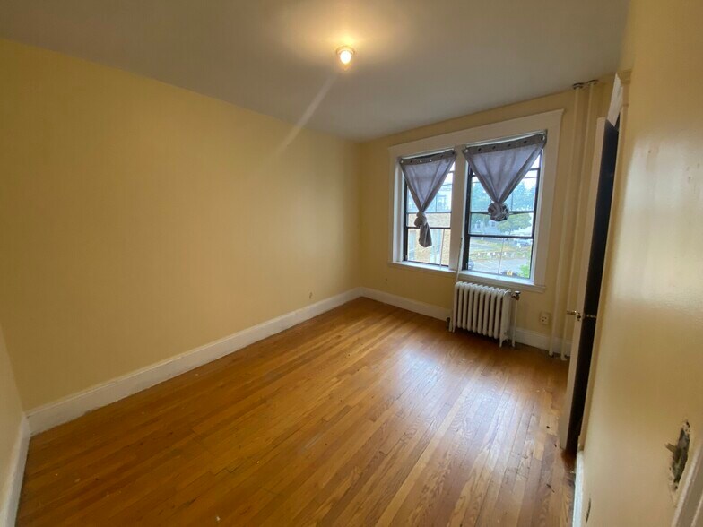 Building Photo - 374 Chestnut Hill Ave