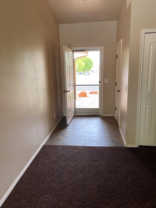 Building Photo - Nice 3 Bedroom 2 Bath Home with POOL and RV Parking