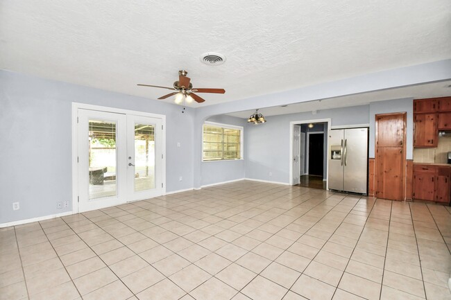 Building Photo - 6713 Neff St