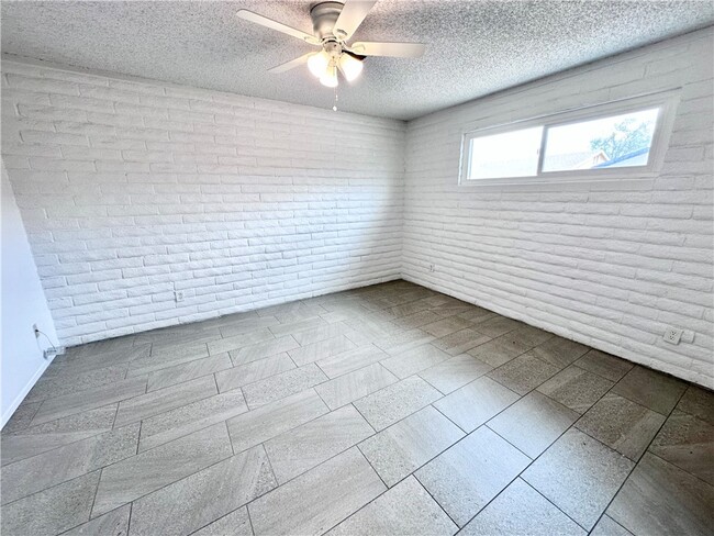Building Photo - 1470 Riverfront Dr