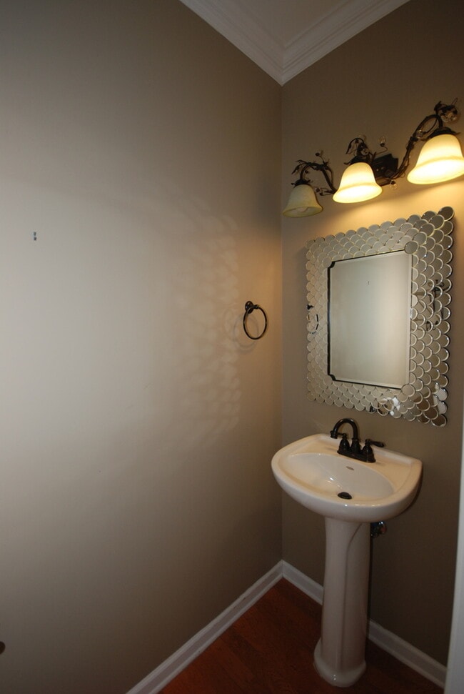 Building Photo - Oversized Executive Style Home with Finish...