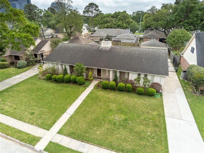 Building Photo - 10631 Del Monte Dr