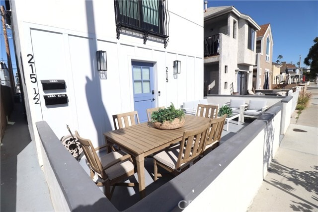 Building Photo - 215 32nd St