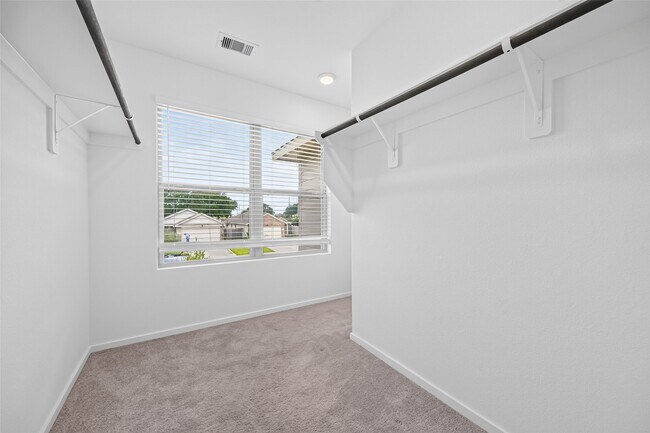 Building Photo - 17938 Becker Lndg Dr