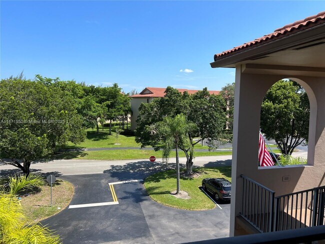 Building Photo - 1200 SW 125th Ave