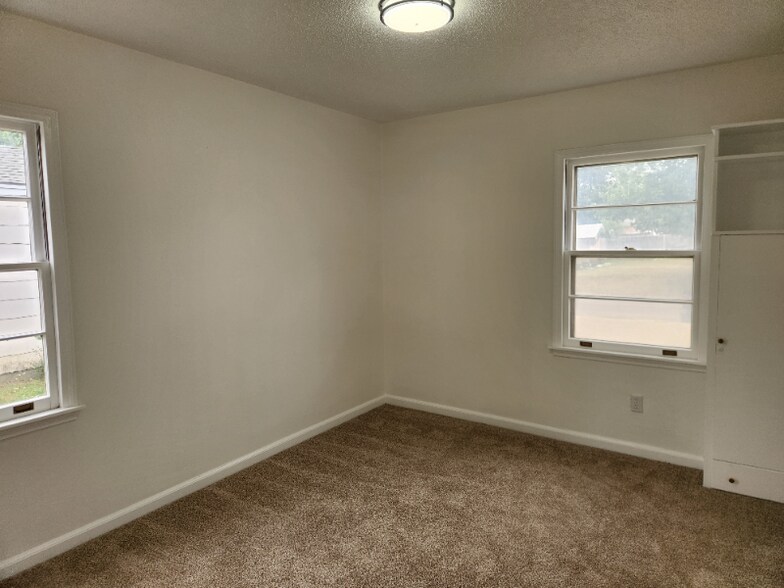 Building Photo - 1329 Bellaire St