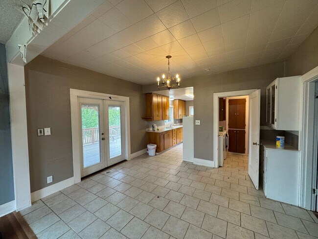 Building Photo - Country Living - 2 Bedroom 1 Bathroom