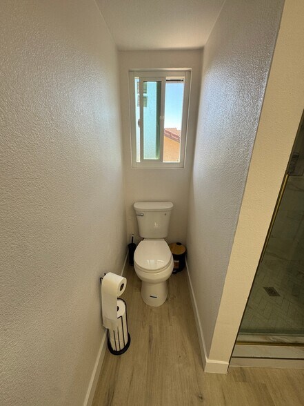 Building Photo - 1565 Joanne St