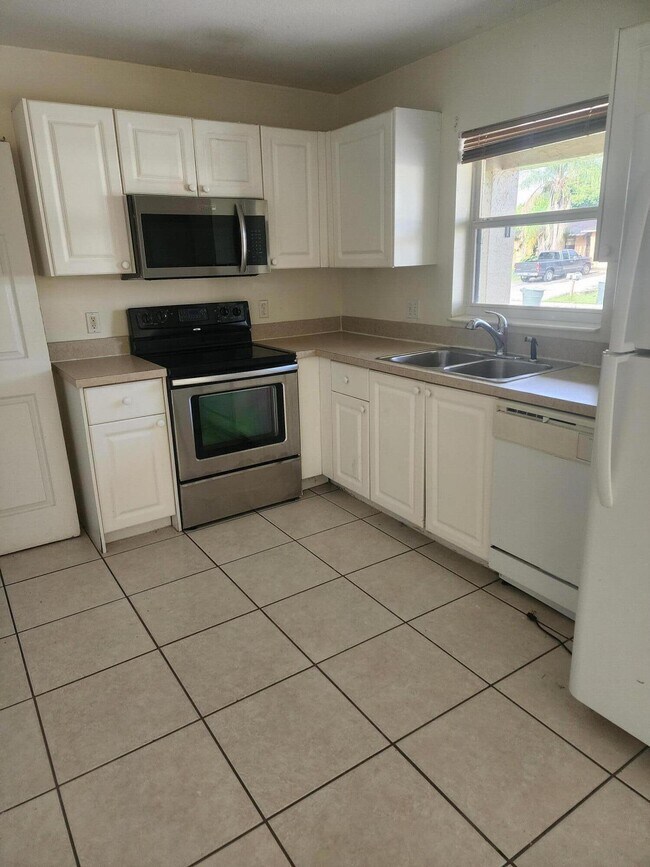 Building Photo - 4480 Timber Ridge Ln