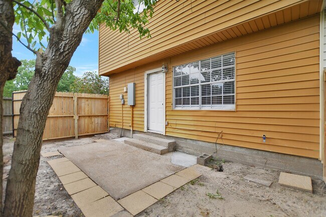 Building Photo - 3826 Willow Springs Ln