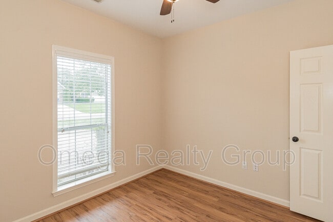 Building Photo - 686 Old Cahaba Dr