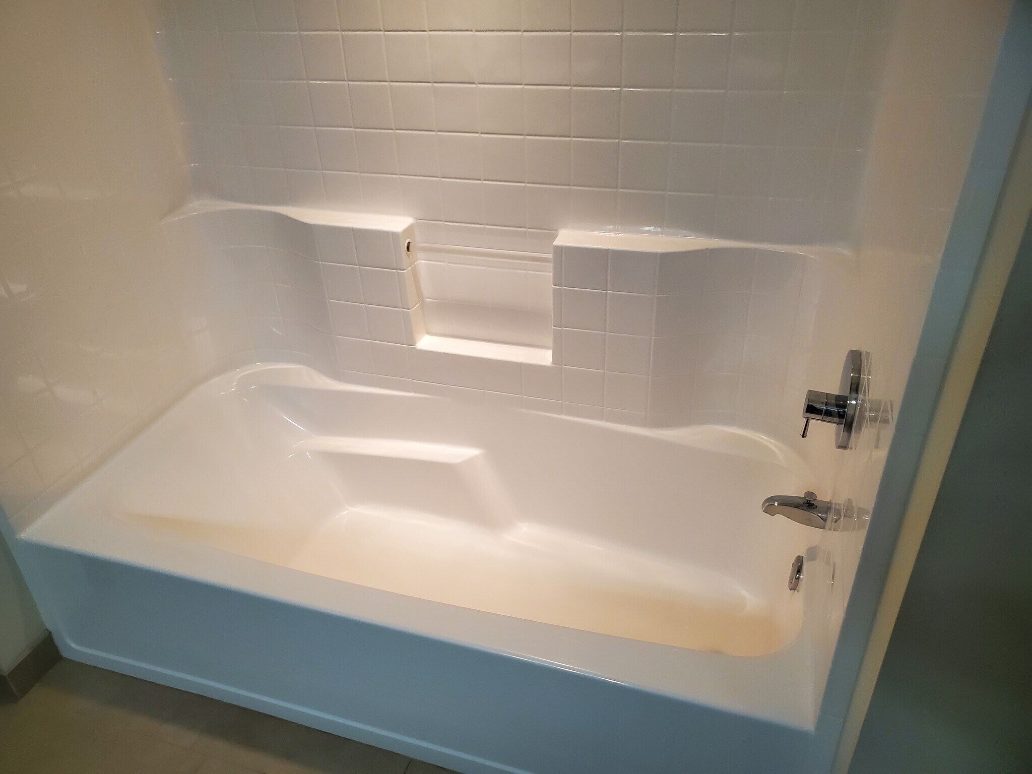 Building Photo - 309 E 5th St