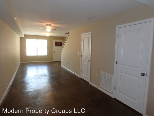 Building Photo - 203 Tyler St