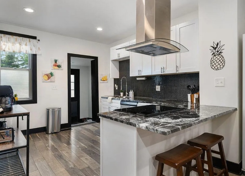 Building Photo - 241 Taylor Ave