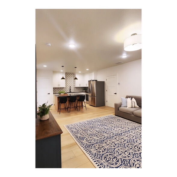 Building Photo - 107 S Moonlit Rd