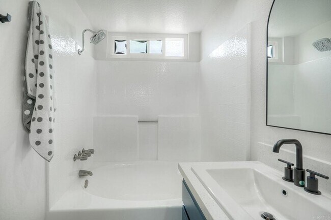 Building Photo - 6817 Watercourse Dr
