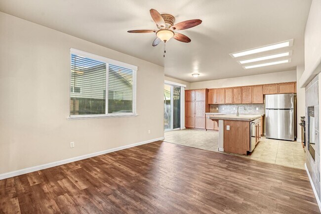 Building Photo - 5629 N Citrus Ln