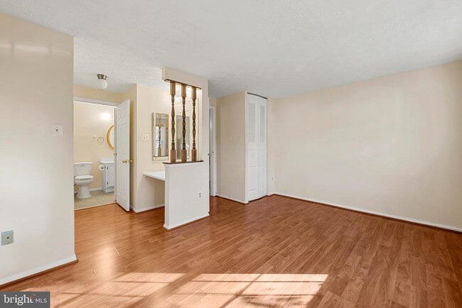 Building Photo - 8439 Lazy Creek Ct