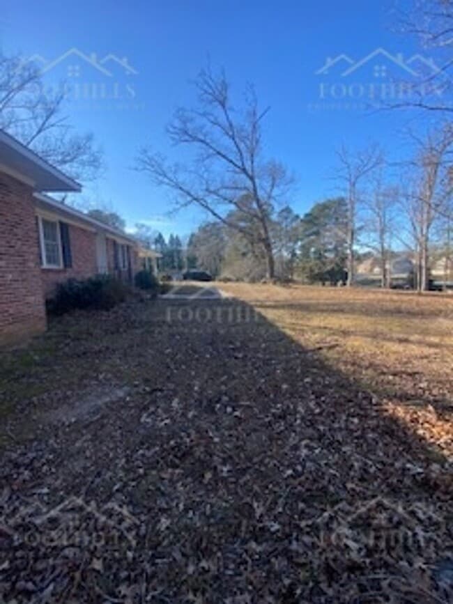 Building Photo - 1109 Reed Rd