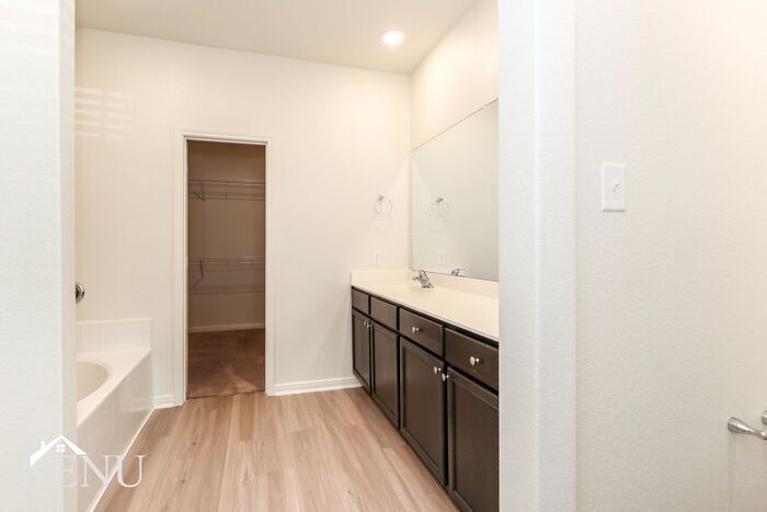 Building Photo - 10659 Lost aples Dr