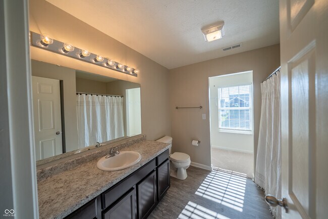 Building Photo - 5291 Tanglewood Ln