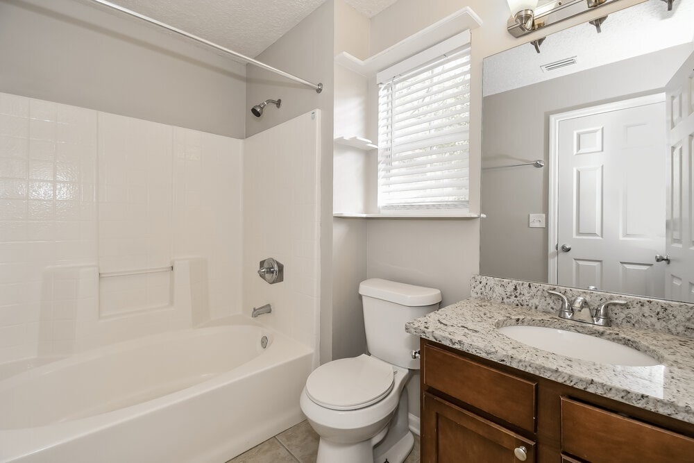 Building Photo - 7206 S Beekman Lake Dr