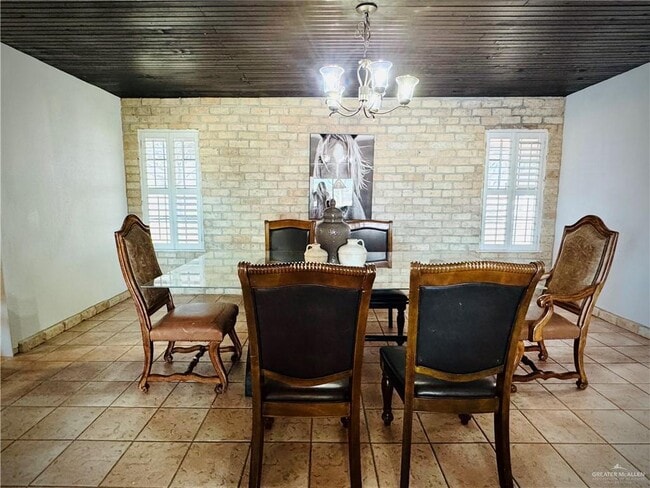 Building Photo - 21 N Shary Rd