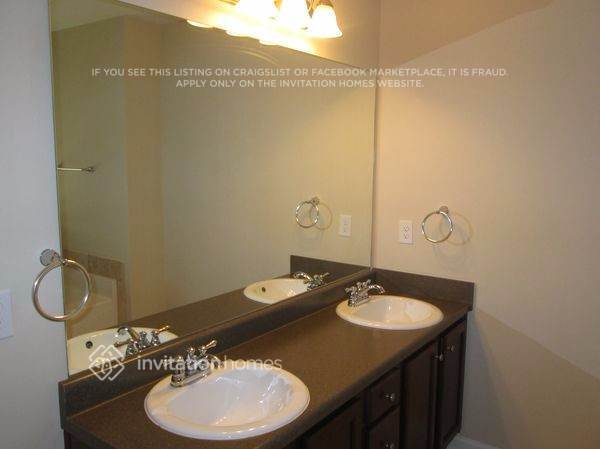 Building Photo - 4377 Gateview Dr SW