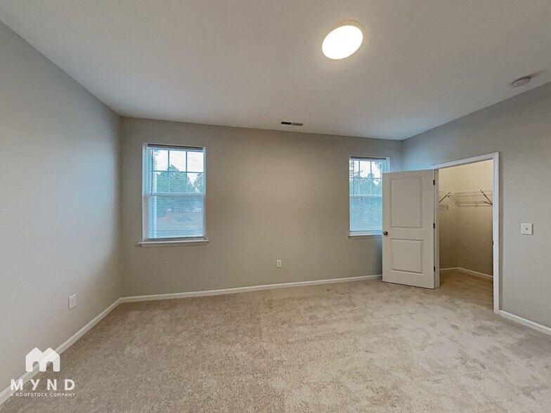 Building Photo - 1236 Commack Dr