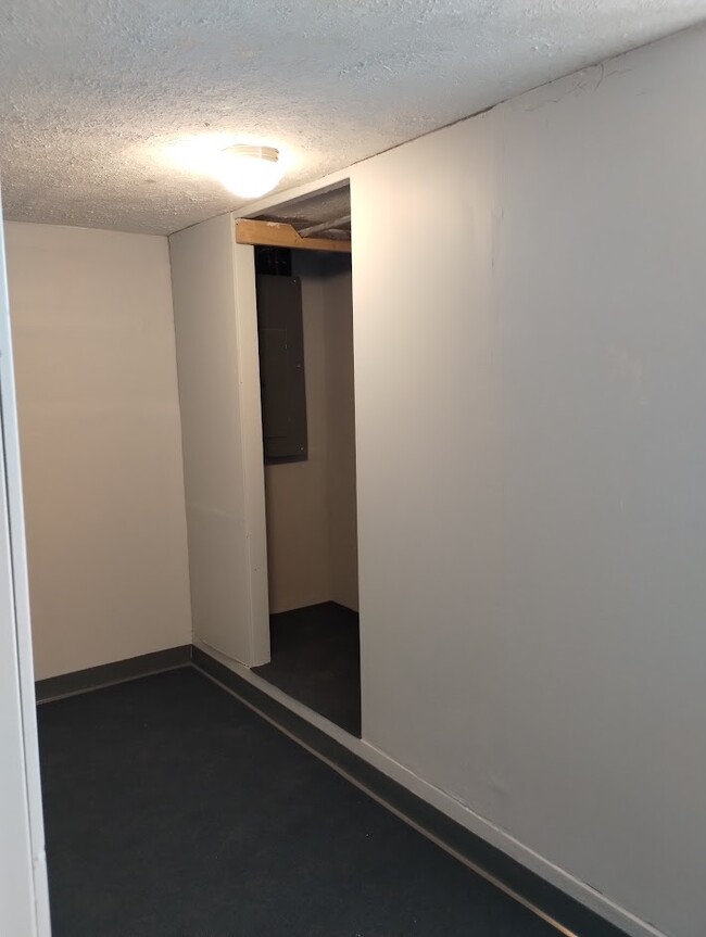Building Photo - 1207 S Edwin C Moses Blvd