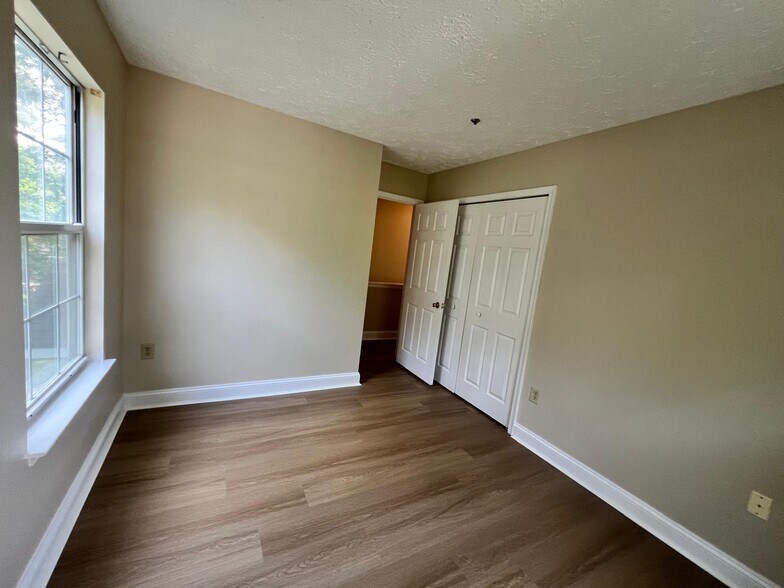 Building Photo - 5820 Springfish Pl