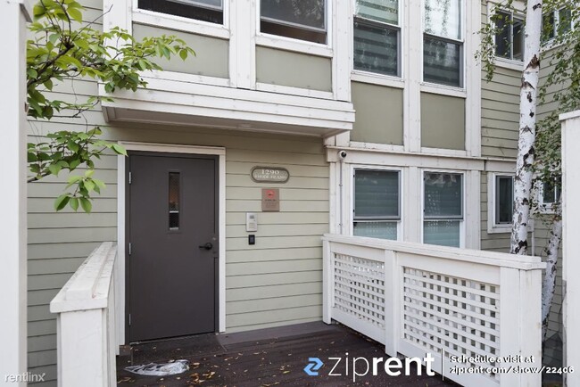 Building Photo - 2 br, 1 bath Condo - 1290 Rhode Island Str...