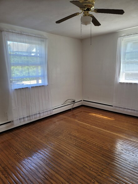 Building Photo - 100 E Park Ave