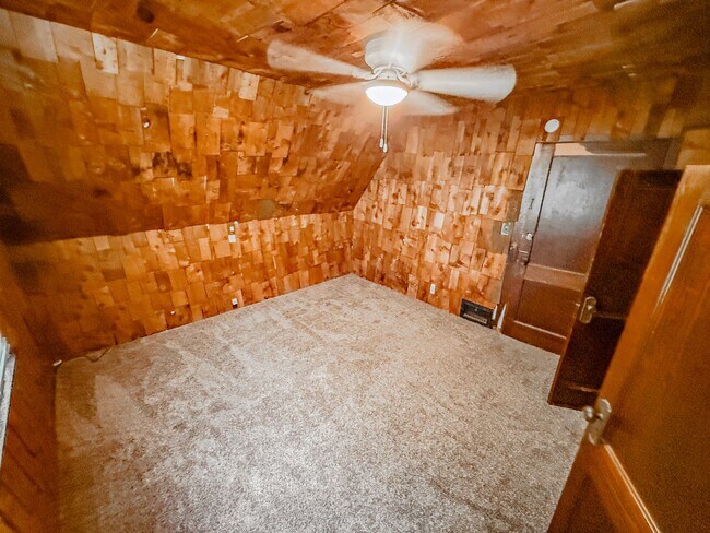 Building Photo - SE - Main &amp; 23rd St N