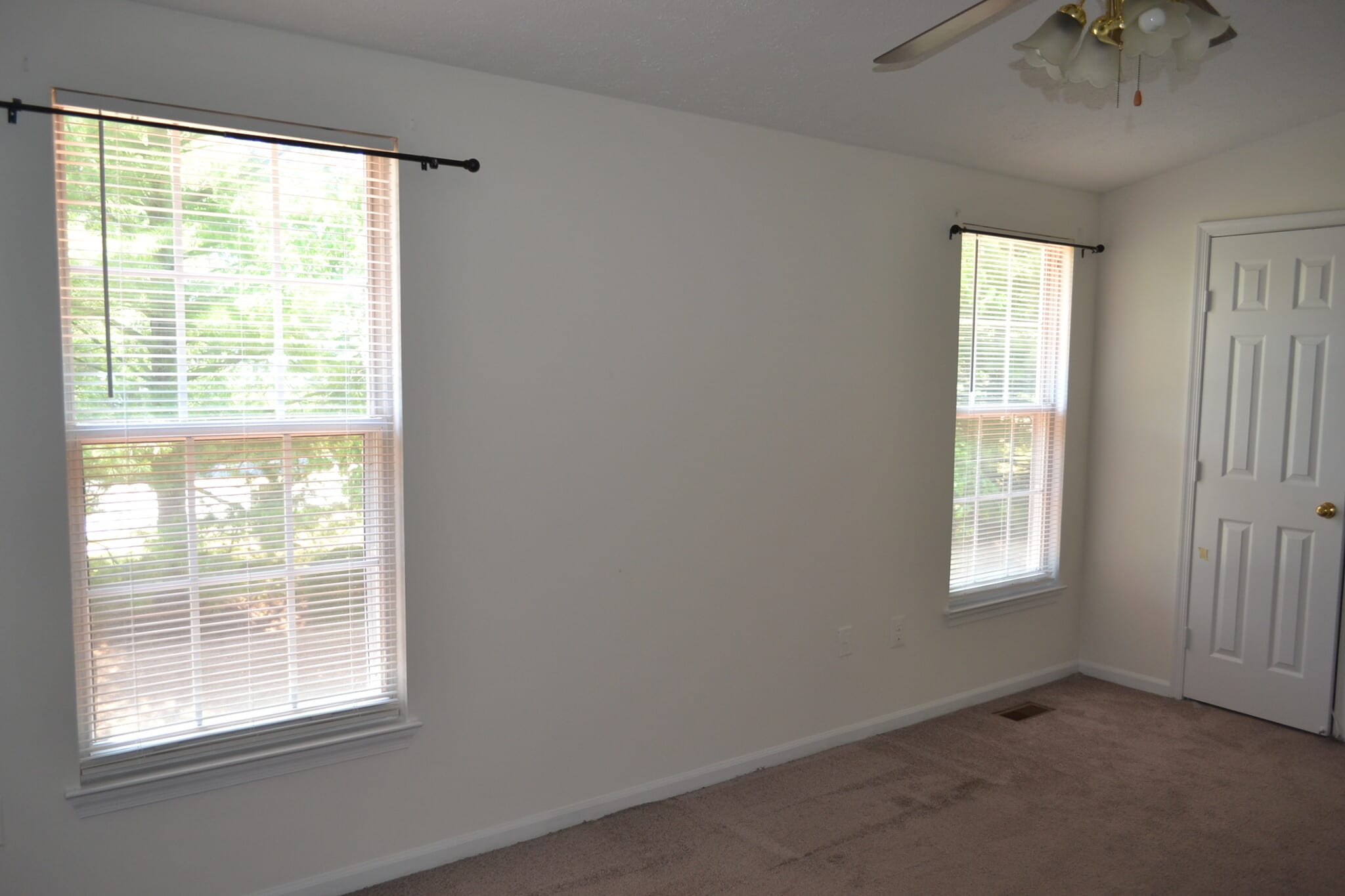 Living/dining room - 1269 Seminole Dr