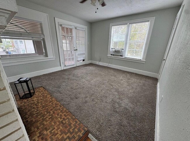 Building Photo - 1310 28th St N