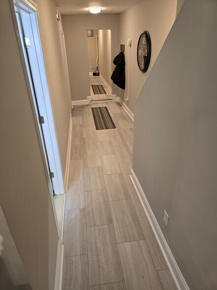 Building Photo - 2424 Linden Ave