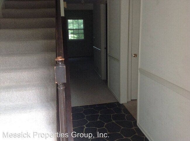 Building Photo - 3 br, 2.5 bath House - 2942-C St. Mark's Road
