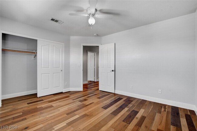 Building Photo - 10587 Sunwind Ave