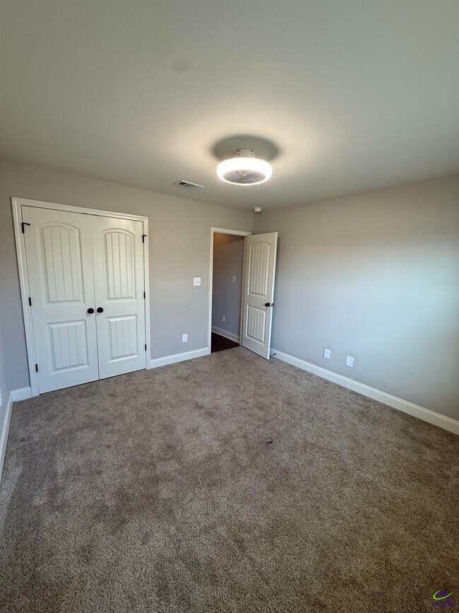 Building Photo - 109 Milford Cir