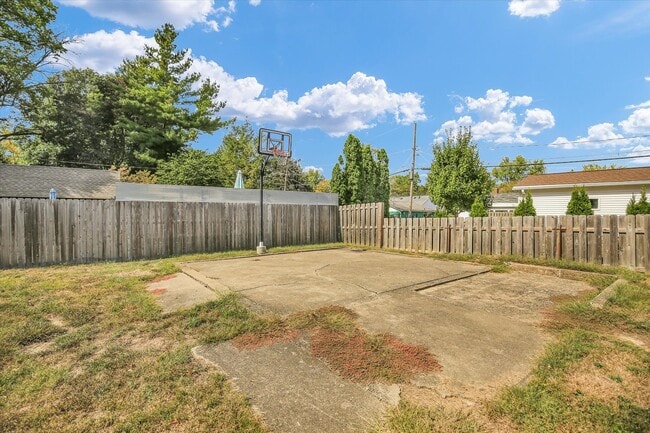 Building Photo - 1212 W Healey St