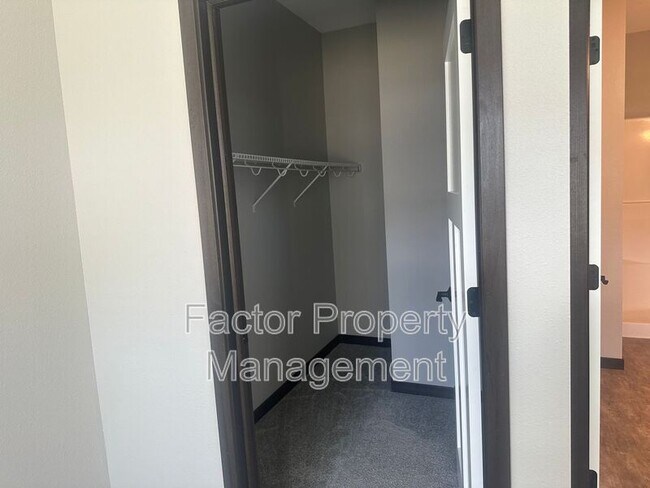 Building Photo - 308 Prairie Rose Trl